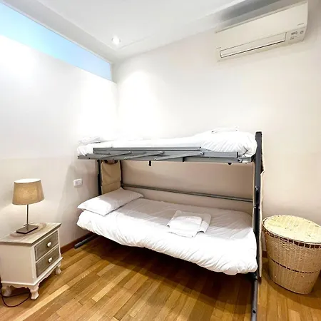 Alassio Bnb Apartments דירה אלסיו